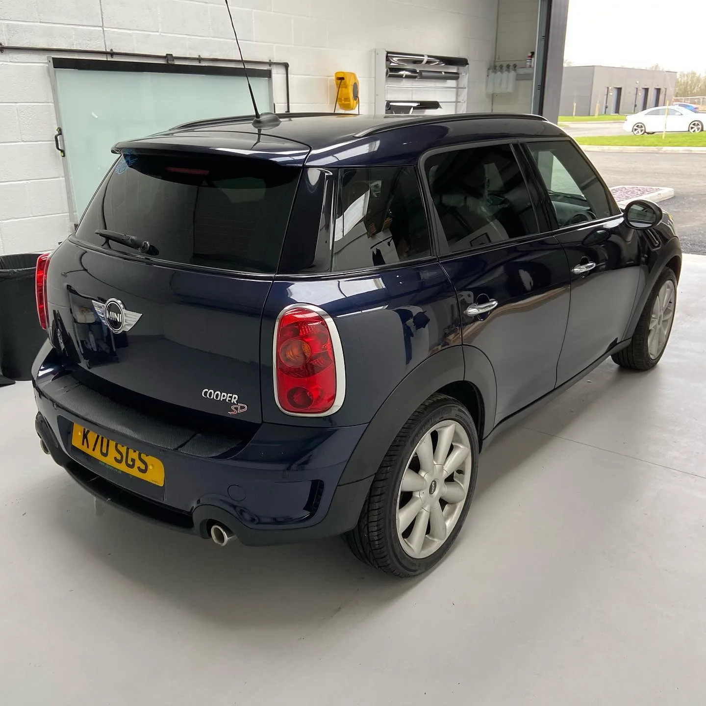 MINI Countryman R60 Tint, Dechrome and Styling