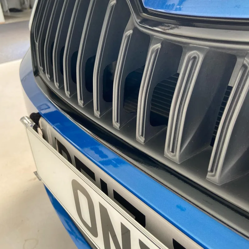 Blue Skoda Fabia Grille Chrome Delete