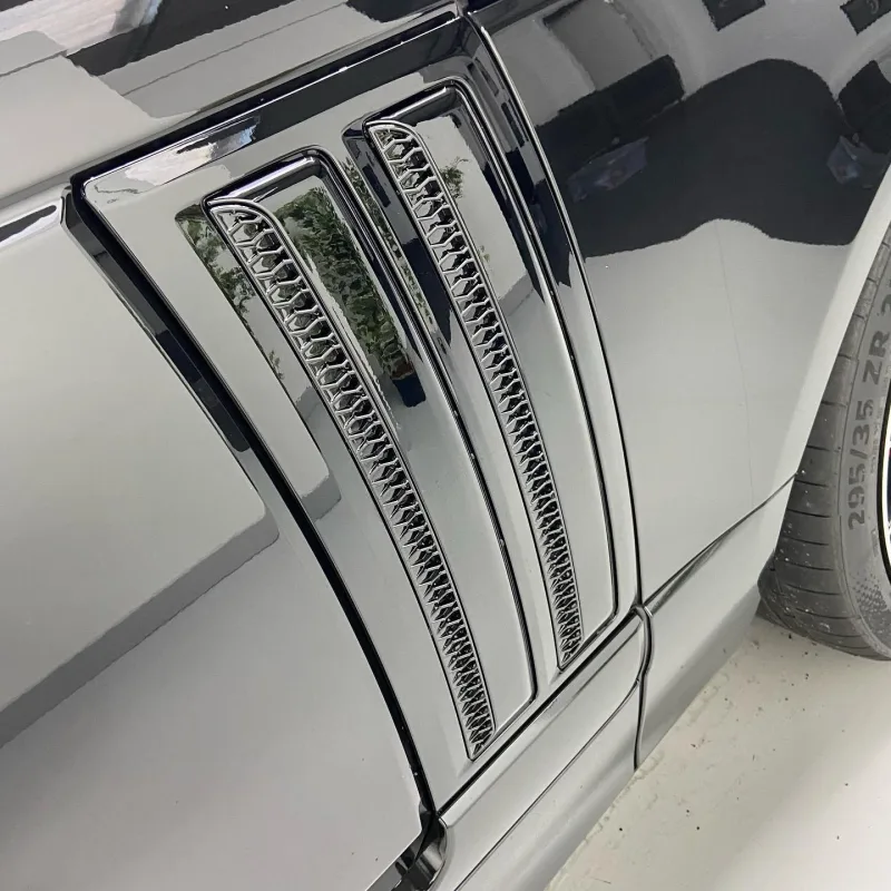Range Rover SVO Gloss Black Vents and Trim