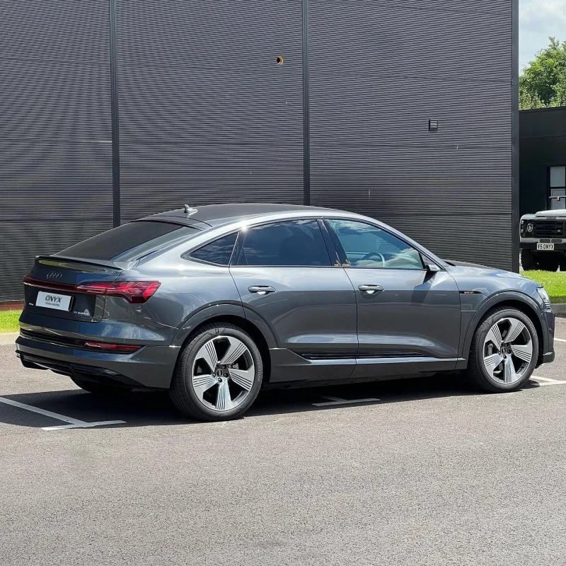 Audi e-tron Sportback Gloss Black Grille, Splitter & Diffuser