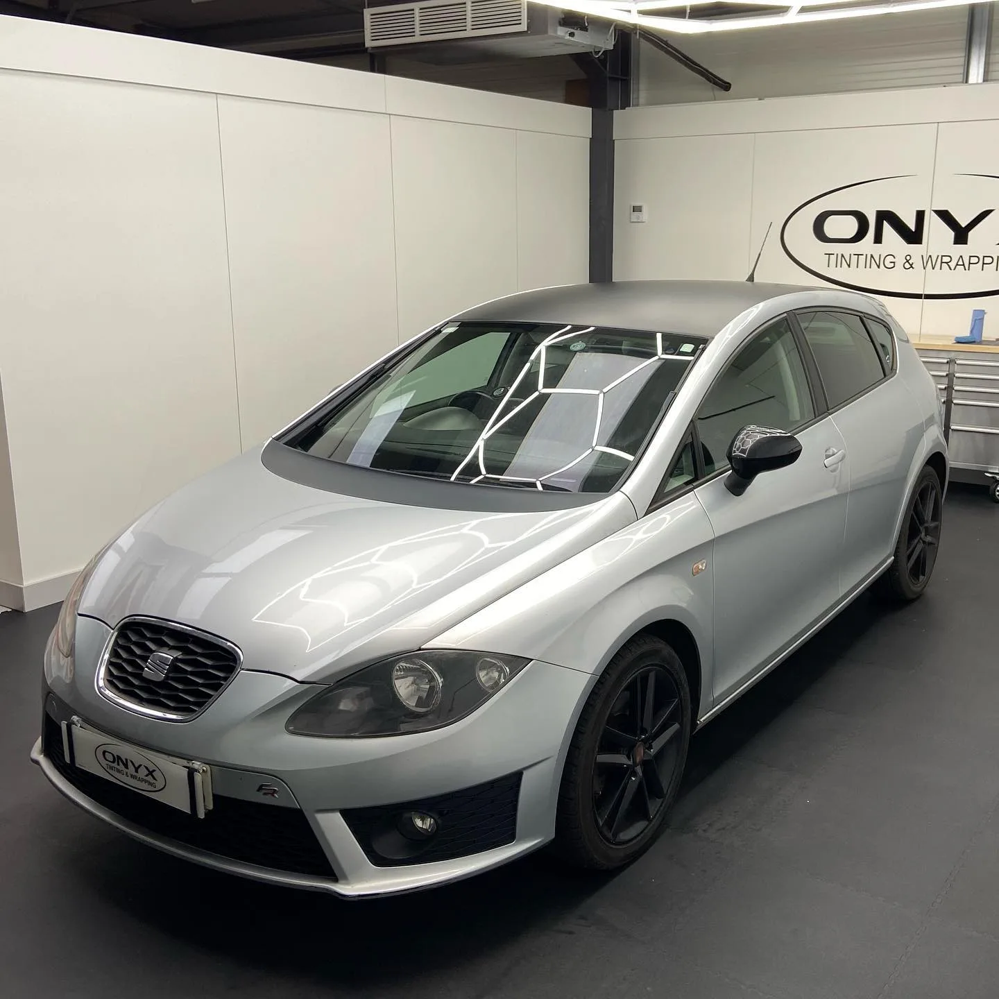 SEAT Leon Matte Black Roof and Spoiler Wrap