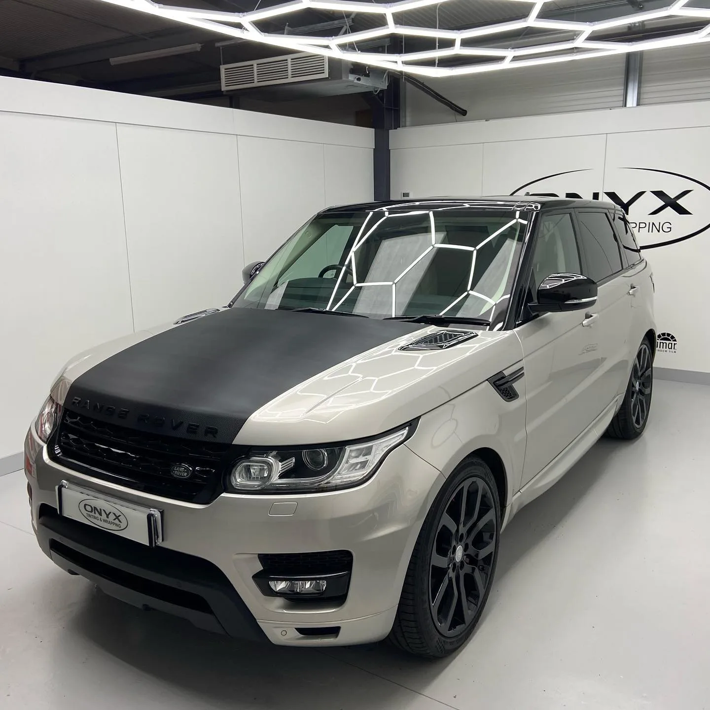 Range Rover Sport Carbon-Effect Bonnet Wrap