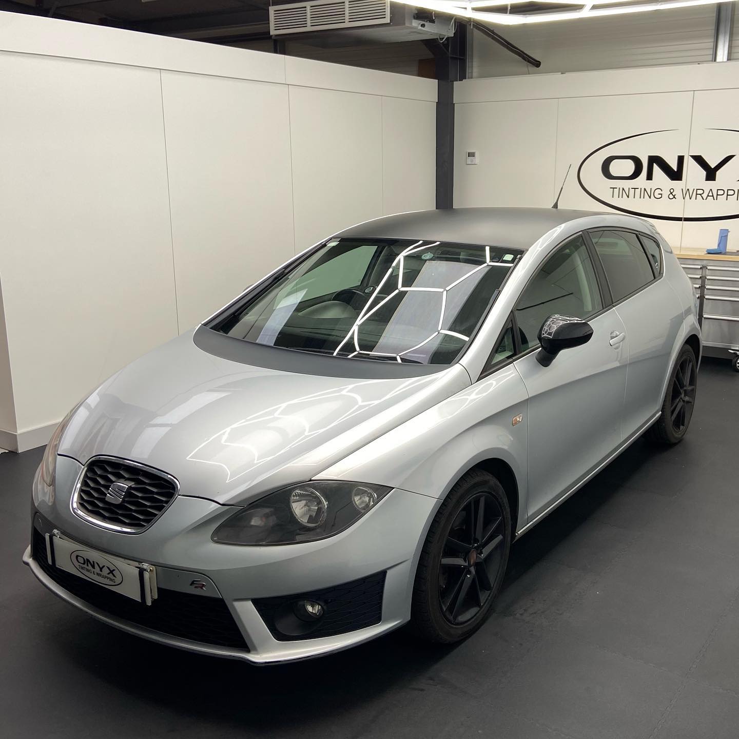 SEAT Leon Matte Black Roof and Spoiler Wrap