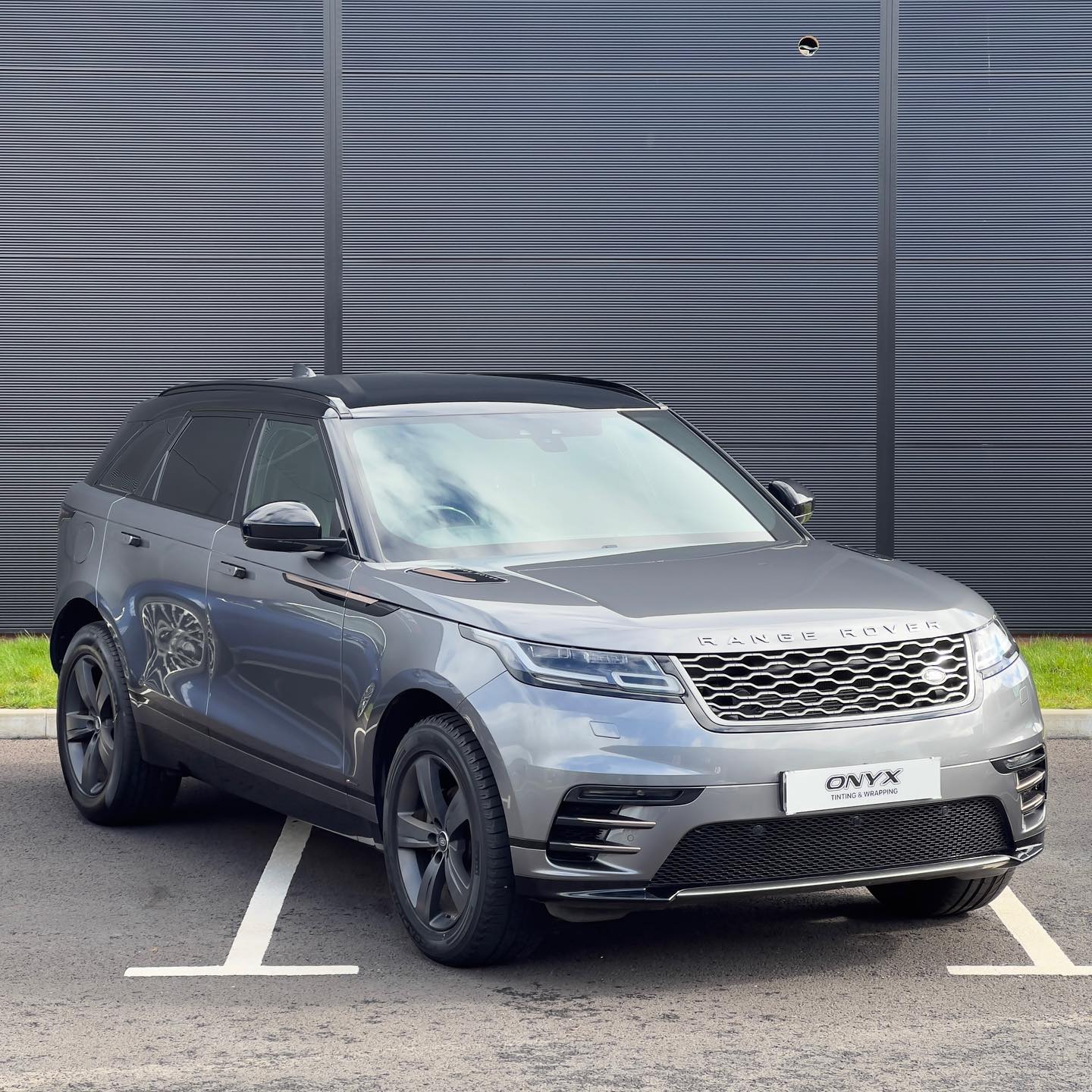 Grey Range Rover Evoque Gloss Black Roof