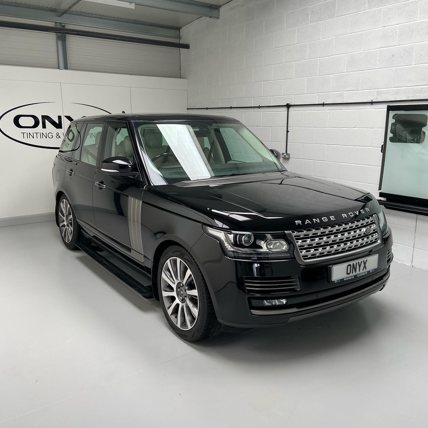 Range Rover Vogue Single Stage Paint Correction & Valet