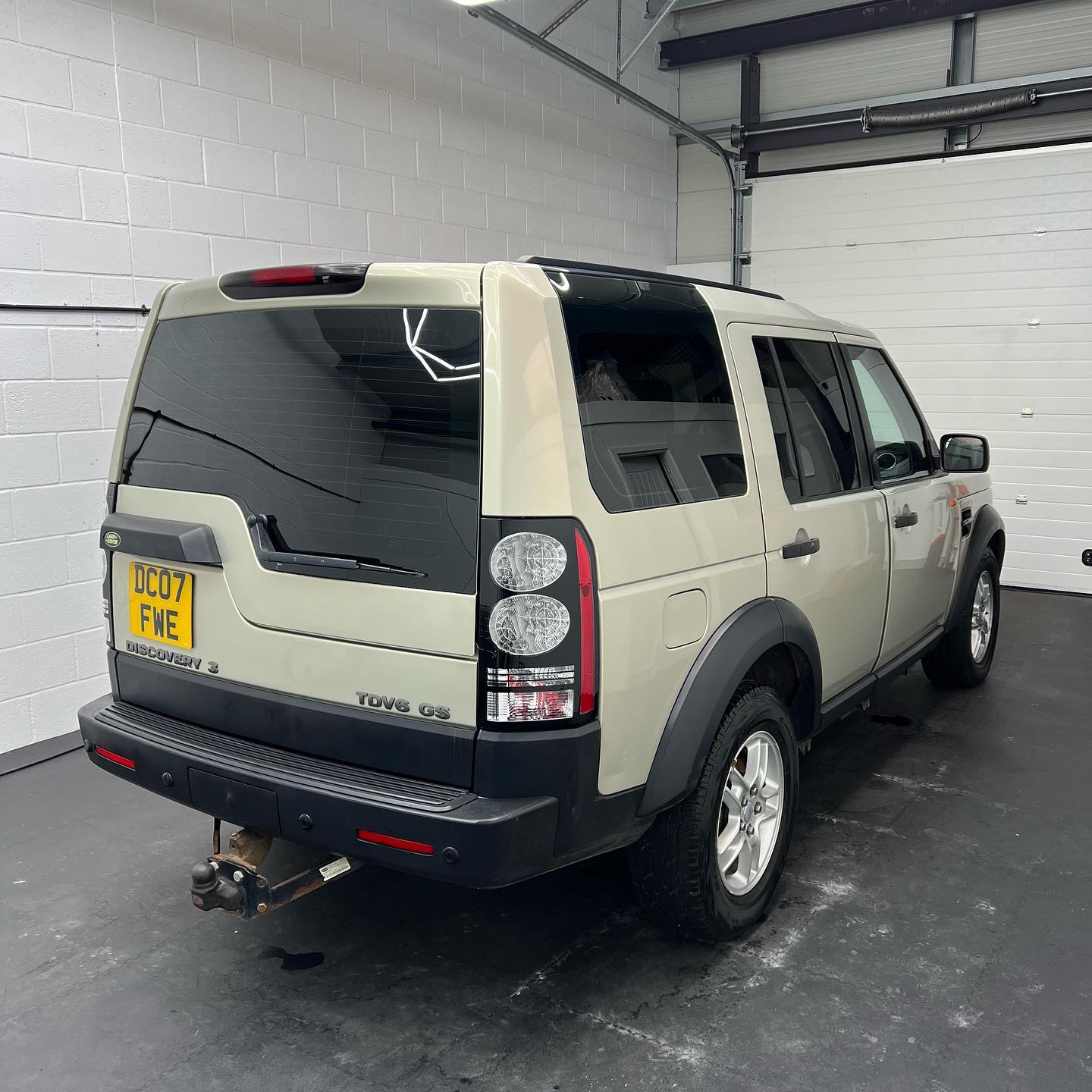 Land Rover Discovery 5% Window Tinting