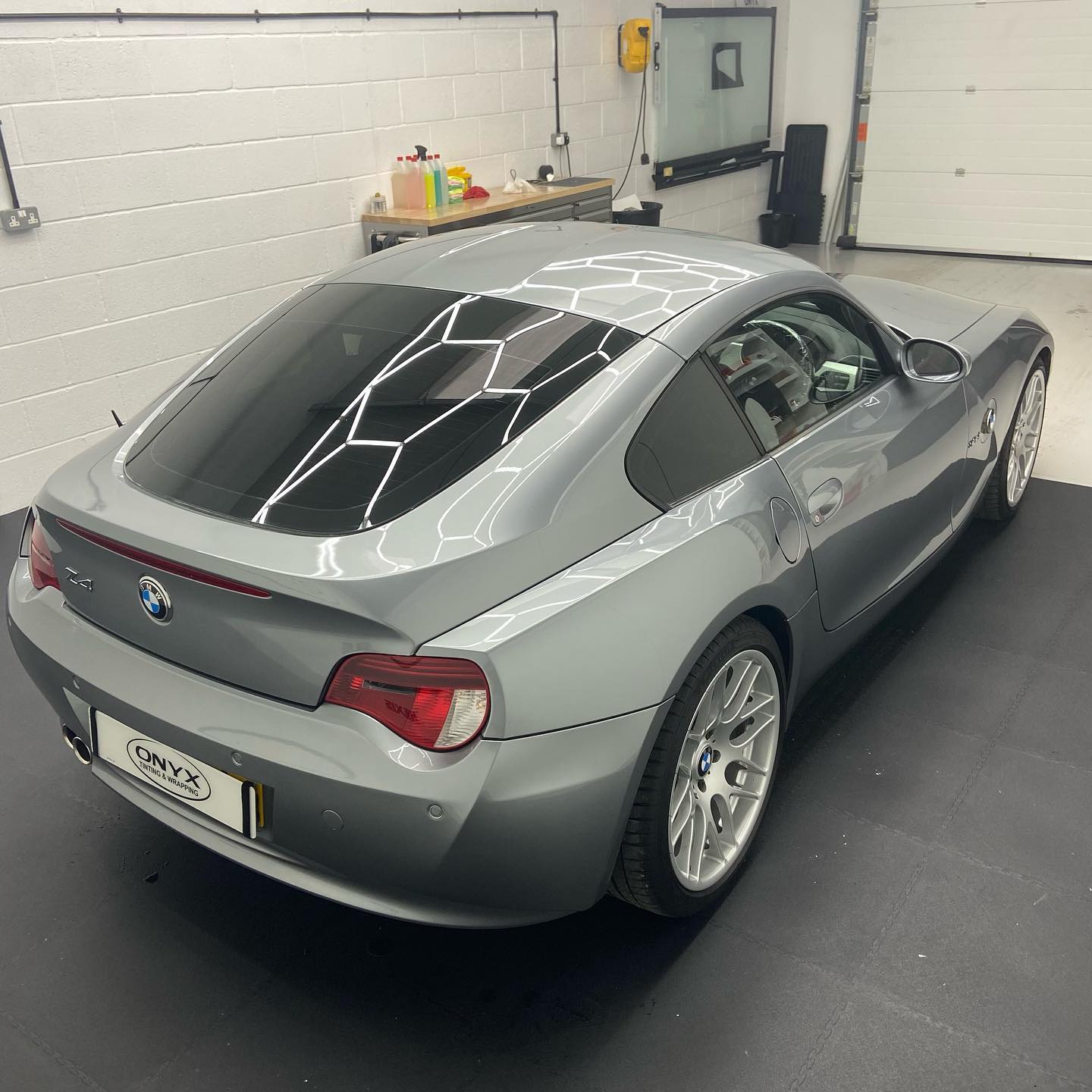 BMW Z4 E86 15% Tint and Gloss Black Grille