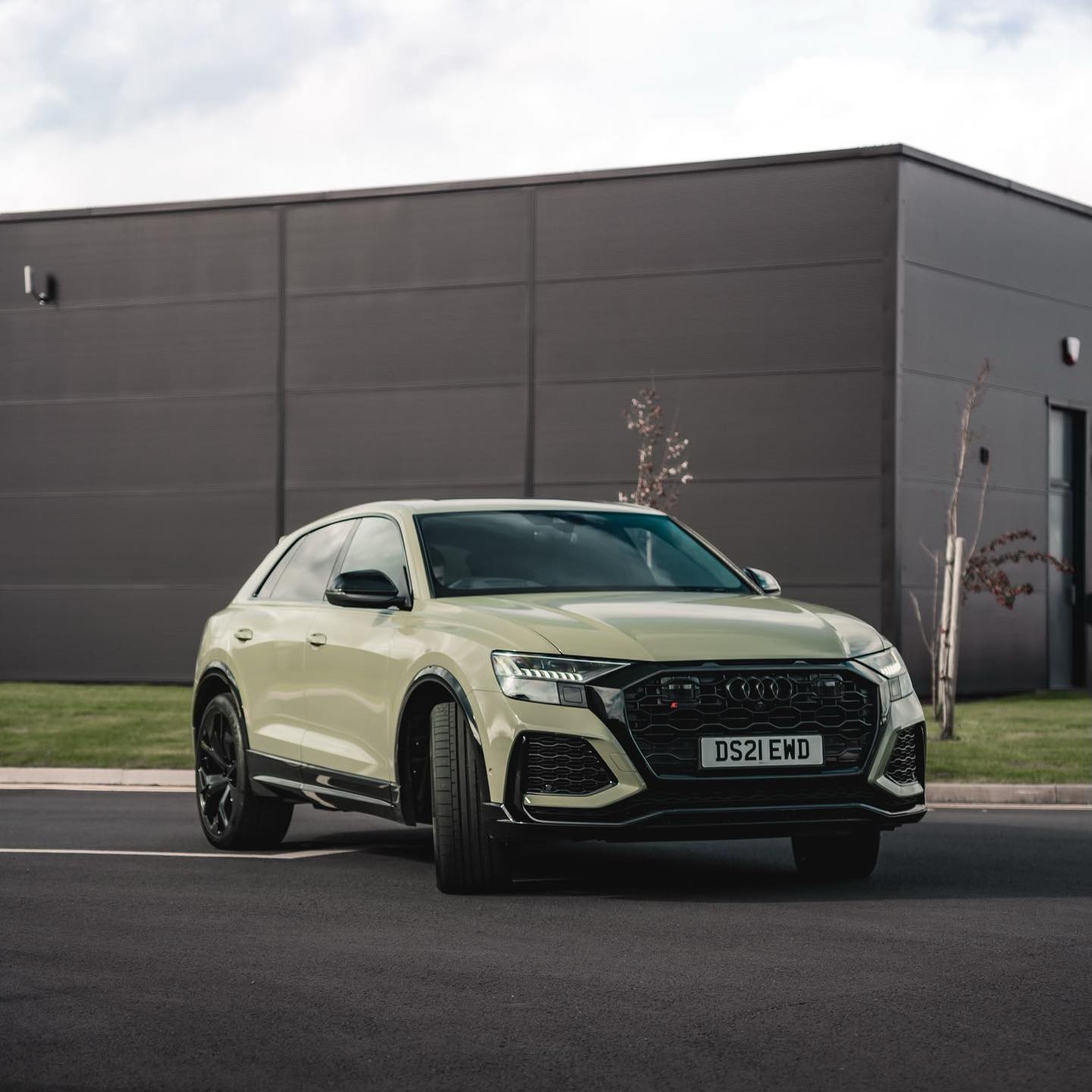 Audi RS Q8 Khaki Green Wrap