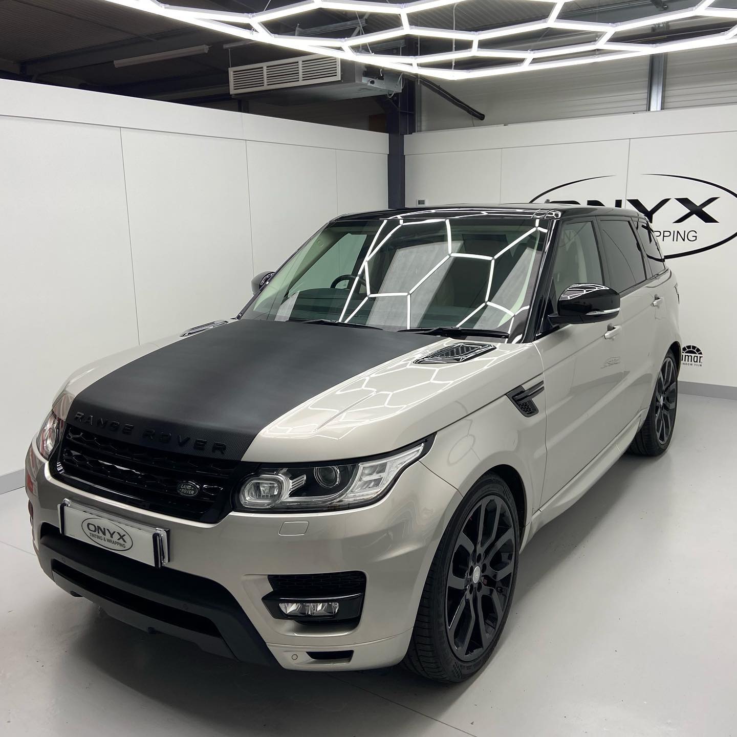 Range Rover Sport Carbon-Effect Bonnet Wrap